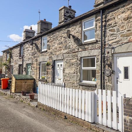 2 White Street Villa Penmachno Bagian luar foto