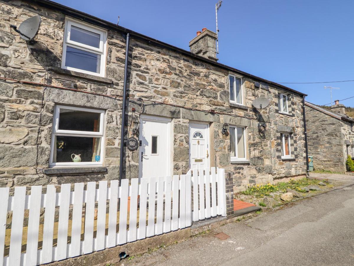 2 White Street Villa Penmachno Bagian luar foto
